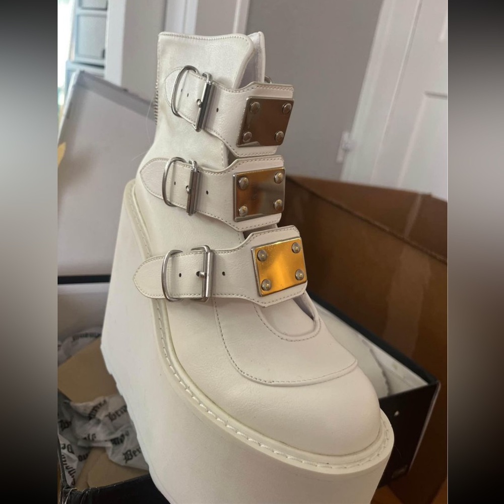 New- White leather Demonia shoes